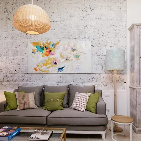 Tozzoli 'top' Floor Appartement