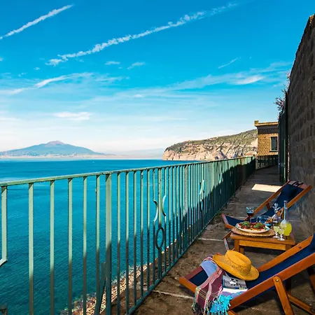 Tozzoli 'top' Floor * Sorrento