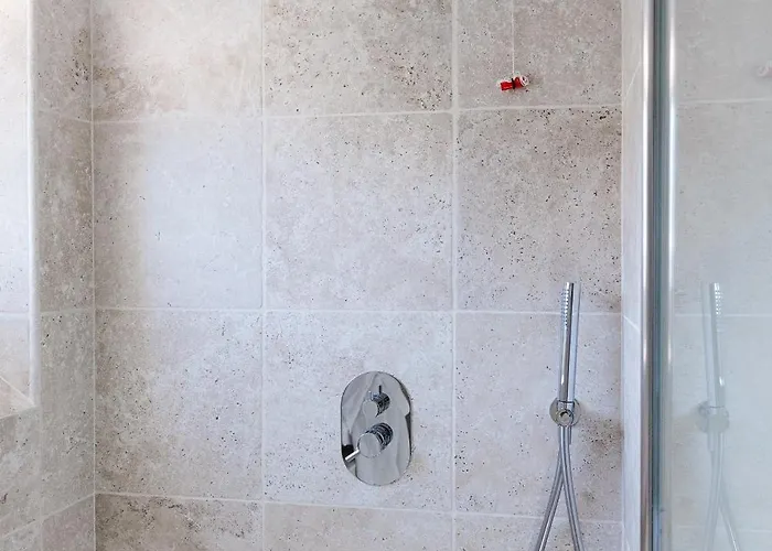 Tozzoli 'top' Floor ソレント