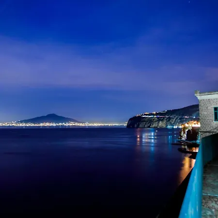 Tozzoli 'top' Floor 公寓