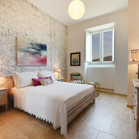 Tozzoli 'top' Floor Apartment Sorrento